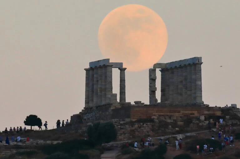 Πανσέληνος με τα τρία απίθανα παρατσούκλια – Εσείς τα ξέρατε;